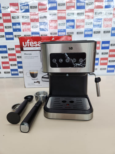 Cafetera 1050W, 20 bares, 1,5L Espresso y Capuccino